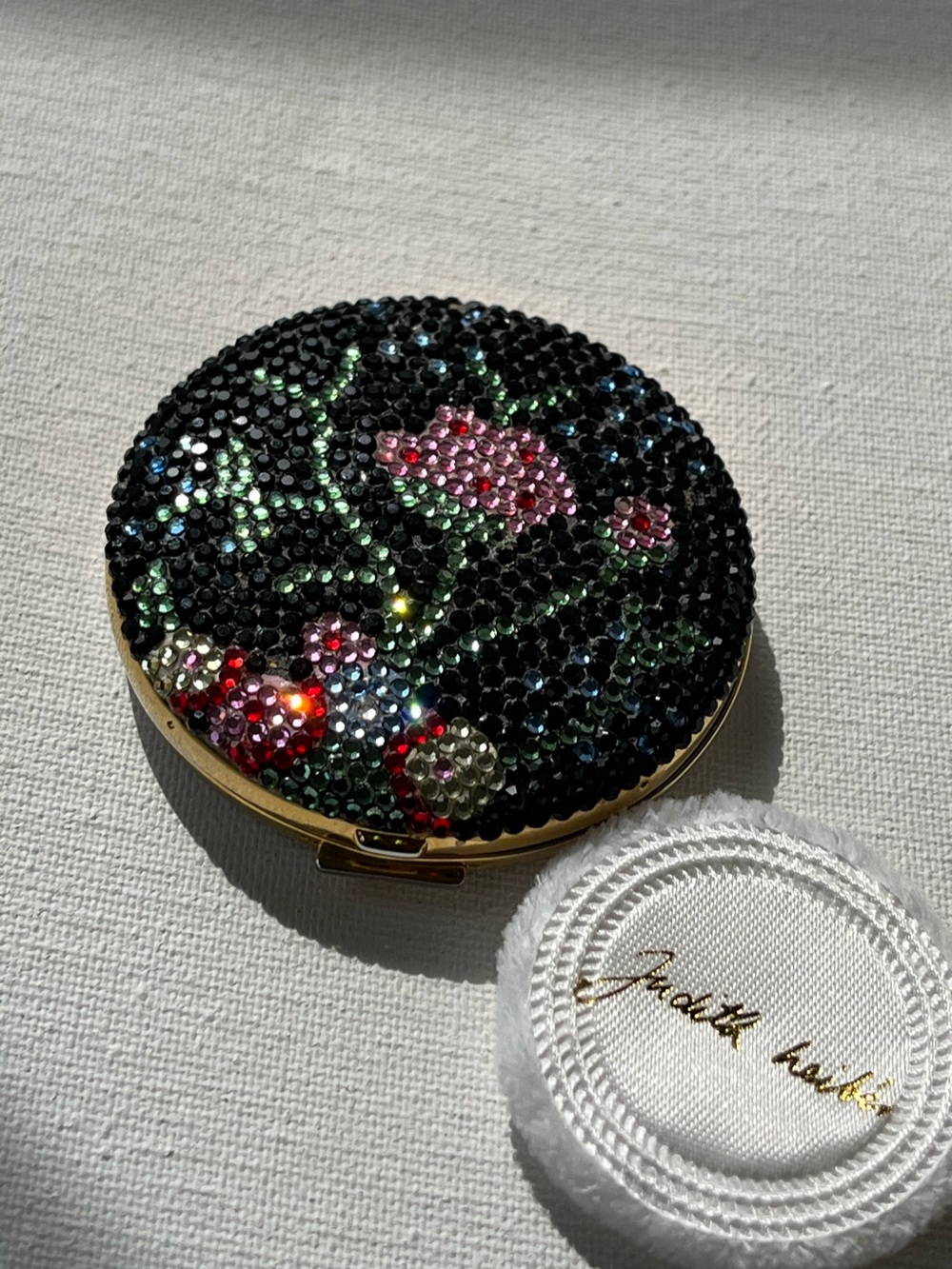 Judith Leiber ✨⭐️💐Vintage Floral Crystal ✨ Compact, EUC - Picture 13 of 16